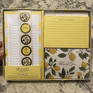 Roobee stationary set